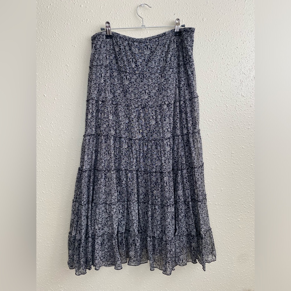 Women’s tiered floral midi skirt | studio M | stretchy & flowy | size Large